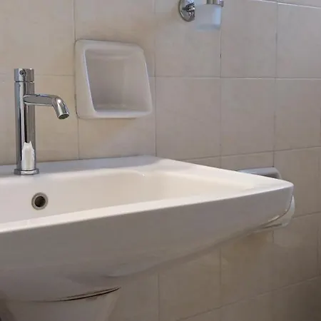 Nerissa No 5 Holiday home